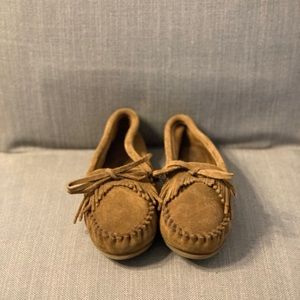 Minnetonka Women’s Kilty Hardsole Moccasins